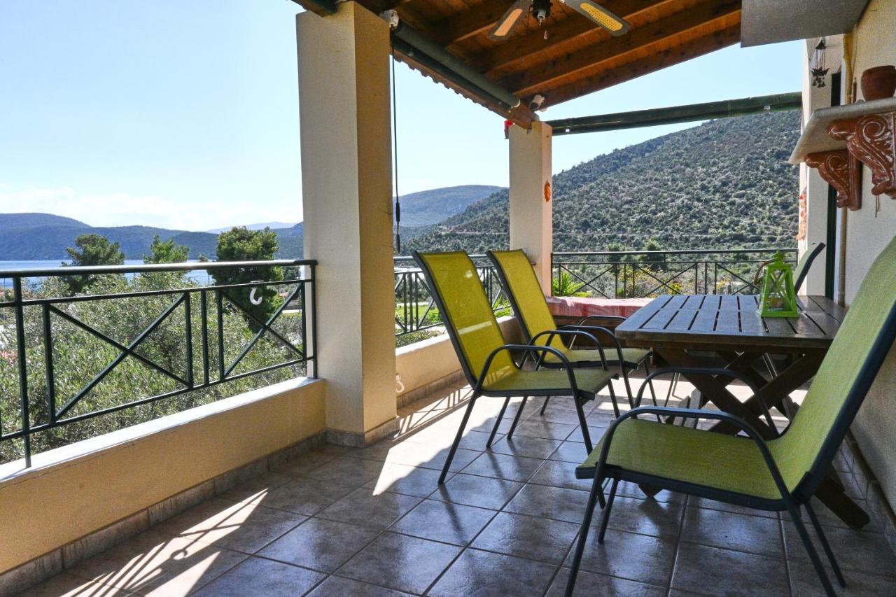 Pavlos' Cottage With Beach View Kórfos 外观 照片