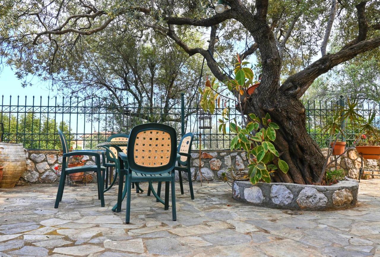 Pavlos' Cottage With Beach View Kórfos 外观 照片